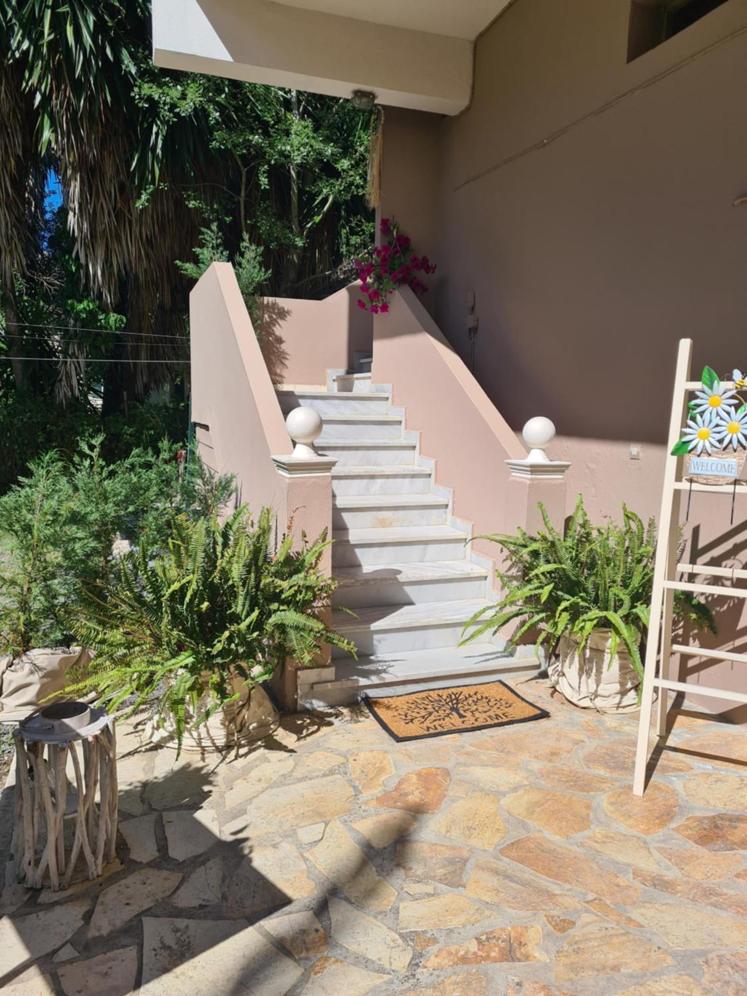 Malibu Summer Studios Dassia  Exterior photo